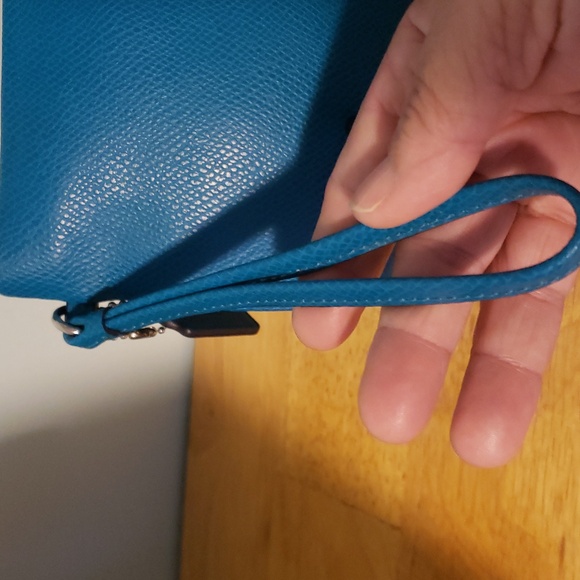 Coach Large Wristlet 9" Color Dark Teal Excellent Condition. (#62) - Picture 3 of 11